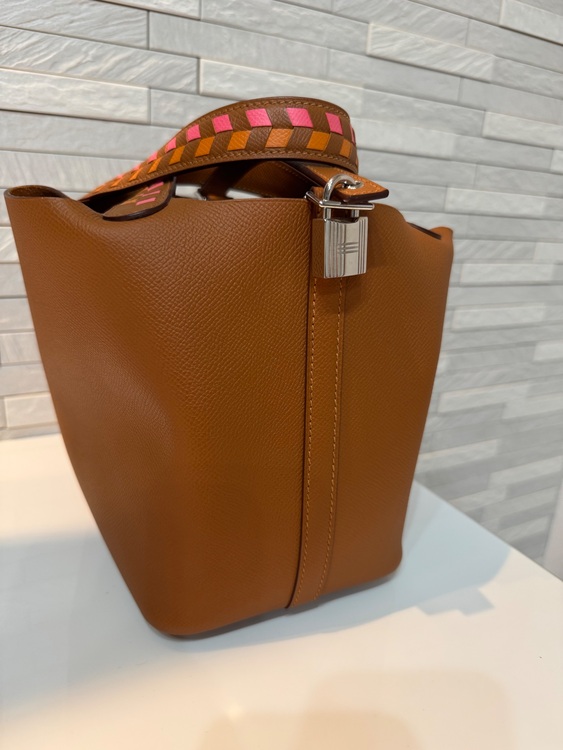 ピコタンpm　トレサージュ（ブランドバッグ）の商品画像 - 査定依頼日：2025年8月19日 - 最高査定価格：330,000円