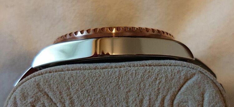 ロレックス GMTマスター （高級時計）の商品画像 - 査定依頼日：2025年8月31日 - 最高査定価格：2,850,000円