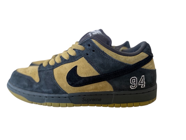 Supreme × Nike SB Dunk Low "Camper Green（古着・ファッション）の商品画像 - 査定依頼日：2026年4月11日 - 最高査定価格：20,000円