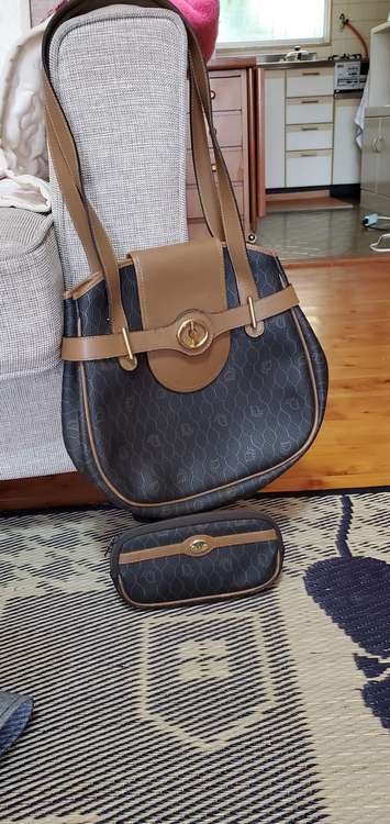 バッグ（ブランドバッグ）の商品画像 - 査定依頼日：2022年9月15日 - 最高査定価格：15,000円