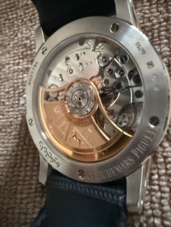 オーデマピゲ その他 15210CR.OO.A002CR.01 code 11.59（高級時計）の商品画像 - 査定依頼日：2025年7月14日 - 最高査定価格：2,800,000円