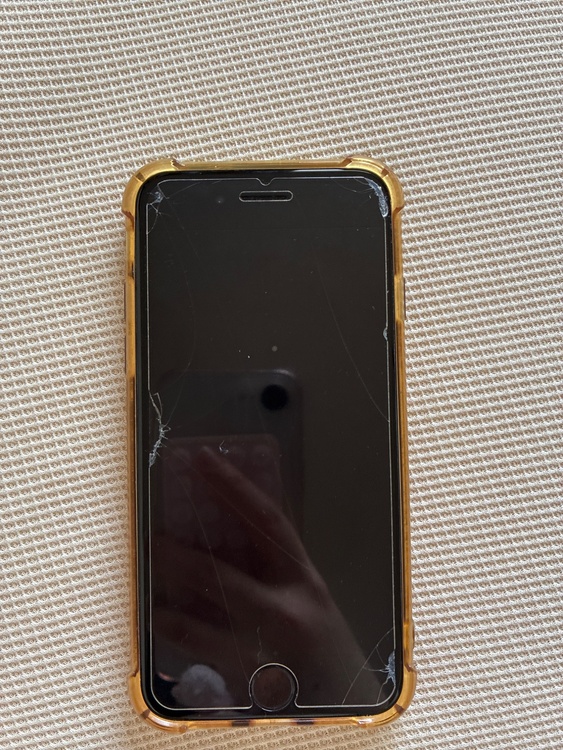 iPhone SE (第 2 世代) 128GB SIMフリー（スマホ）の商品画像 - 査定依頼日：2026年3月1日 - 最高査定価格：15,000円