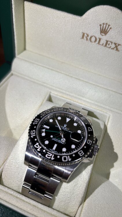 ロレックス GMTマスター 116710LN（高級時計）の商品画像 - 査定依頼日：2025年2月19日 - 最高査定価格：1,850,000円