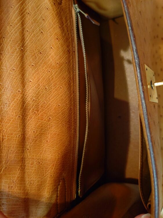 オーストリッチケリーバッグ（ブランドバッグ）の商品画像 - 査定依頼日：2025年8月7日 - 最高査定価格：2,000,000円