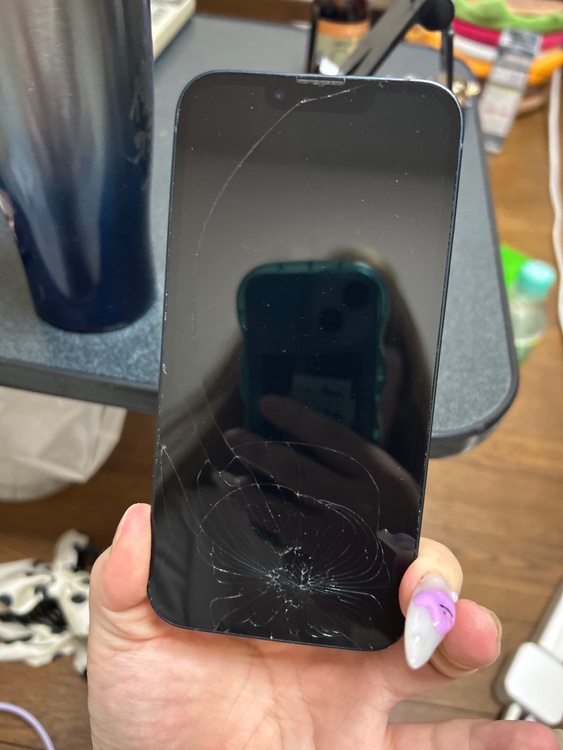 iPhone iPhone 13 128GB SIMフリー（スマホ）の商品画像 - 査定依頼日：2026年9月22日 - 最高査定価格：22,000円