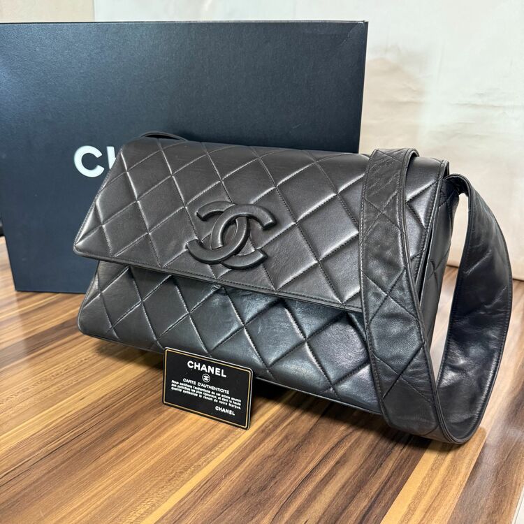 マトラッセ ショルダーバッグ ブラック（ブランドバッグ）の商品画像 - 査定依頼日：2025年8月22日 - 最高査定価格：170,000円