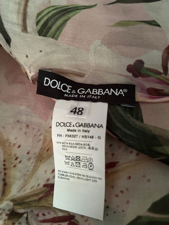 ドルチェアンドガッバーナのブラウス（古着・ファッション）の商品画像 - 査定依頼日：2025年8月27日 - 最高査定価格：5,000円