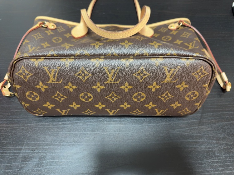 ルイ・ヴィトン ネヴァーフル PM モノグラム（ブランドバッグ）の商品画像 - 査定依頼日：2025年9月13日 - 最高査定価格：230,000円
