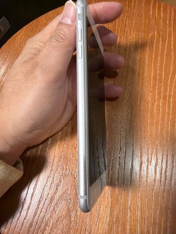 iPhone8 Plus 256GB au（スマホ）の商品画像 - 査定依頼日：2026年2月8日 - 最高査定価格：8,000円