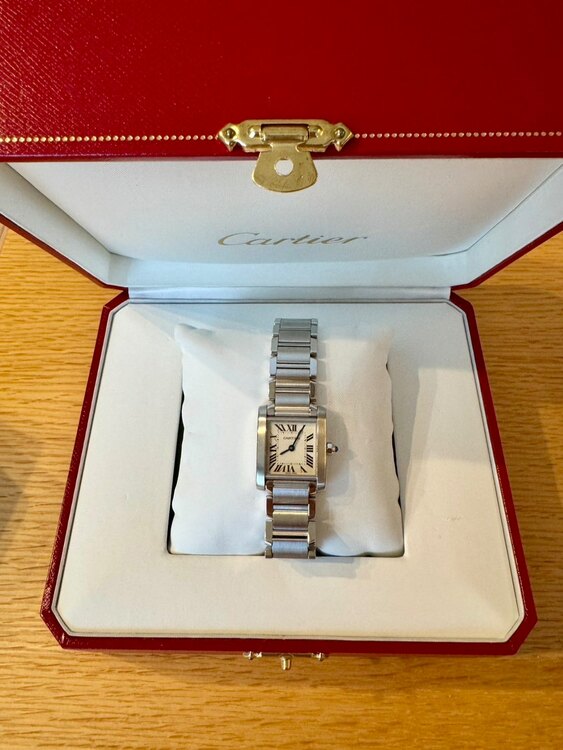 カルティエ タンク W51008Q3　321（高級時計）の商品画像 - 査定依頼日：2024年12月18日 - 最高査定価格：310,000円