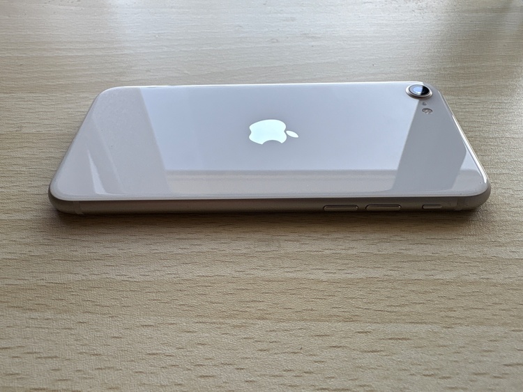 iPhone SE (第 3 世代) 128GB SIMフリー（スマホ）の商品画像 - 査定依頼日：2026年4月18日 - 最高査定価格：20,000円