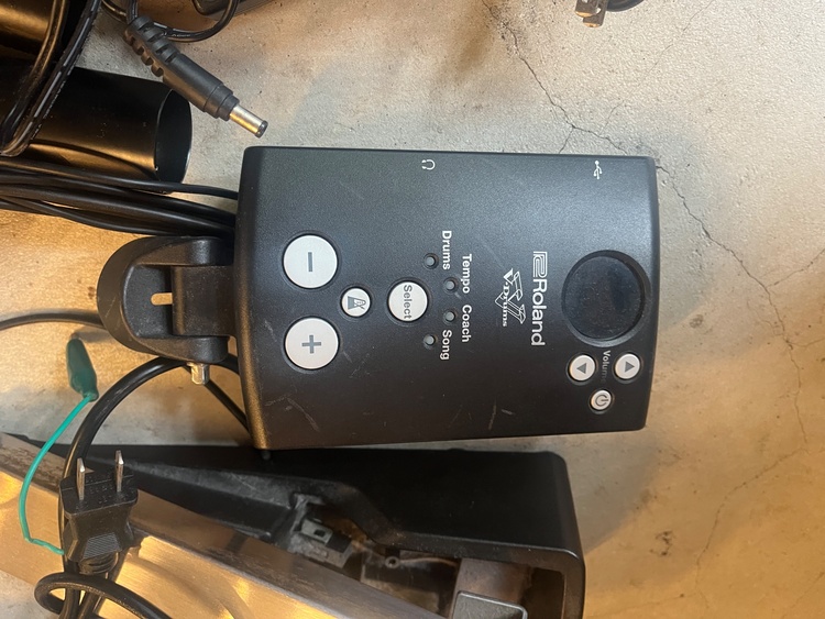 TD-1KV Roland（ピアノ・楽器・PA機材）の商品画像 - 査定依頼日：2026年9月5日 - 最高査定価格：4,000円