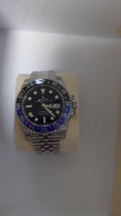 ロレックス GMTマスター 126710BLNR（高級時計）の商品画像 - 査定依頼日：2026年4月14日 - 最高査定価格：2,900,000円