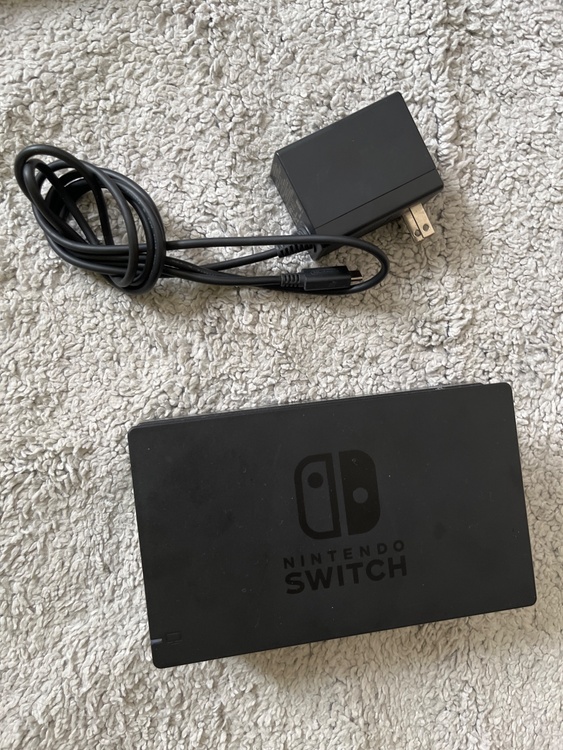 Nintendo Switch本体（ゲーム機本体・ゲームソフト）の商品画像 - 査定依頼日：2026年9月1日 - 最高査定価格：8,000円