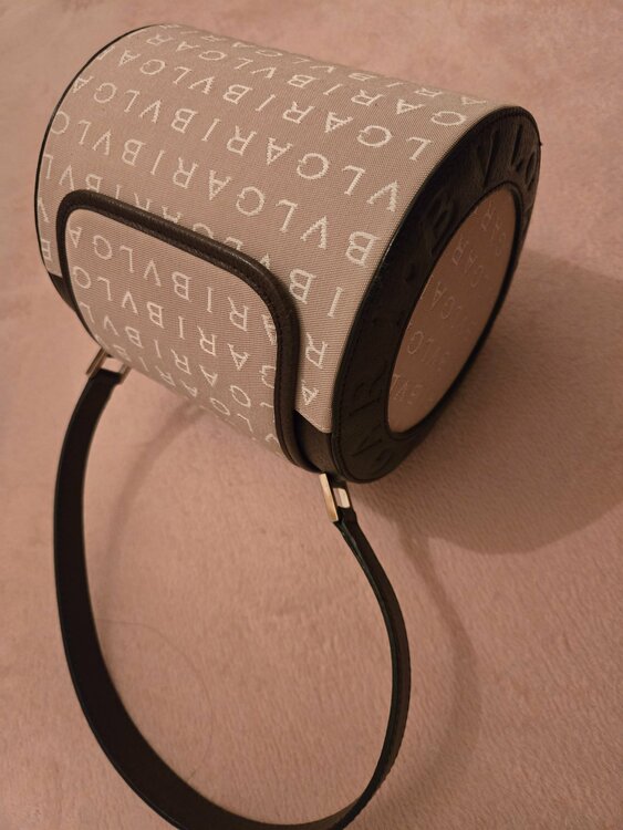 筒型　茶色ベージュ（ブランドバッグ）の商品画像 - 査定依頼日：2026年4月7日 - 最高査定価格：50,000円