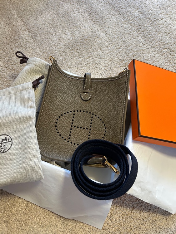 エルメス エブリン （ブランドバッグ）の商品画像 - 査定依頼日：2025年10月4日 - 最高査定価格：380,000円