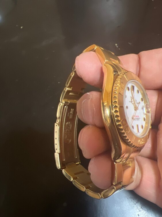 ロレックス ヨットマスター （高級時計）の商品画像 - 査定依頼日：2025年2月5日 - 最高査定価格：2,300,000円