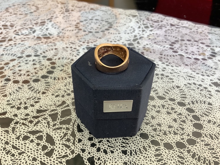 18金ローズゴールド指輪メレダイヤ0.4付き7g相当（金・貴金属）の商品画像 - 査定依頼日：2026年2月1日 - 最高査定価格：129,000円