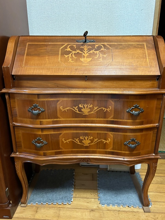 TAROCCO VACCARI　ライティングデスク（家具・寝具）の商品画像 - 査定依頼日：2025年7月3日 - 最高査定価格：5,000円