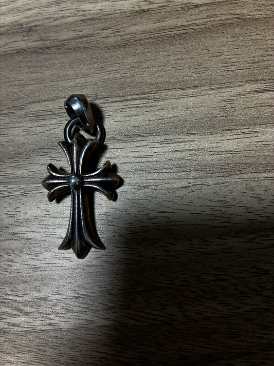 ベイル付きスモールクロスペンダント（古着・ファッション）の商品画像 - 査定依頼日：2025年12月8日 - 最高査定価格：100,000円