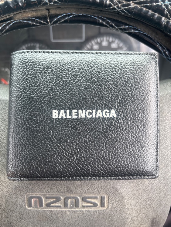 バレンシアガ  （ブランドバッグ）の商品画像 - 査定依頼日：2025年6月4日 - 最高査定価格：20,000円