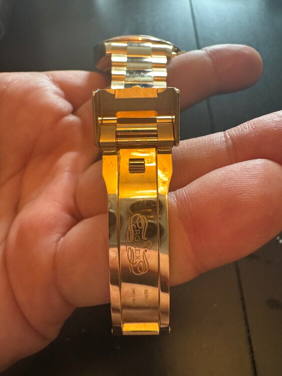 ロレックス デイトナ 11650（高級時計）の商品画像 - 査定依頼日：2025年4月22日 - 最高査定価格：10,600,000円