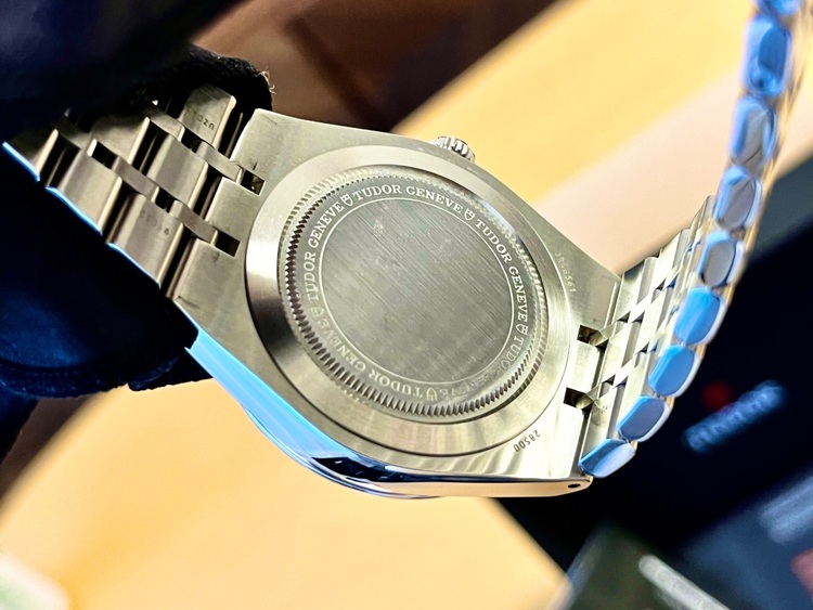 28500-0005（高級時計）の商品画像 - 査定依頼日：2025年7月23日 - 最高査定価格：200,000円