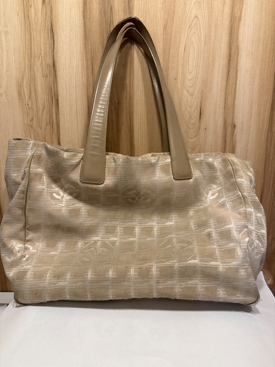 CHANEL トラベルライン　トートバッグ（ブランドバッグ）の商品画像 - 査定依頼日：2026年4月26日 - 最高査定価格：15,000円