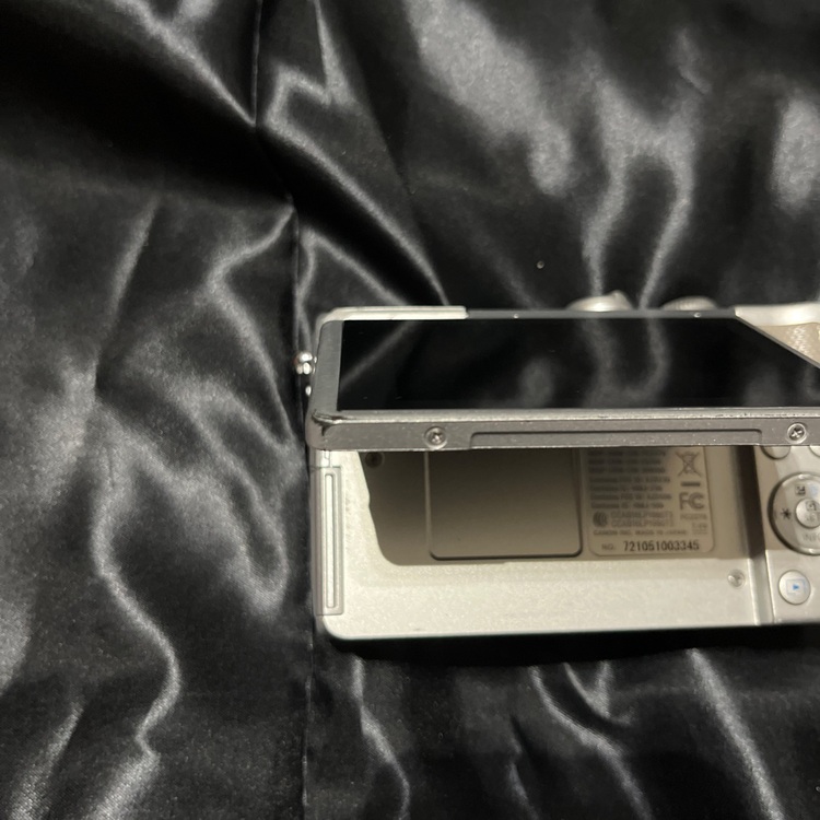 ミラーレス一眼（カメラ）の商品画像 - 査定依頼日：2025年10月15日 - 最高査定価格：30,000円