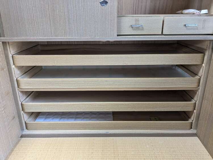 桐タンス（家具・寝具）の商品画像 - 査定依頼日：2025年4月21日 - 最高査定価格：500円