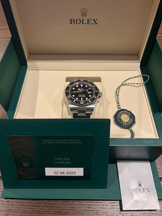 サブマリーナデイト（高級時計）の商品画像 - 査定依頼日：2025年6月25日 - 最高査定価格：2,120,000円