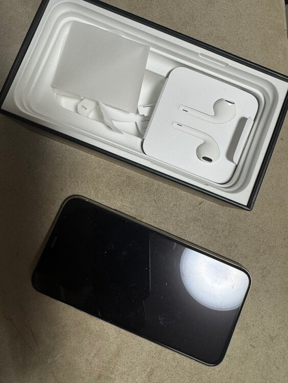 iPhone11pro（スマホ）の商品画像 - 査定依頼日：2025年5月31日 - 最高査定価格：7,000円