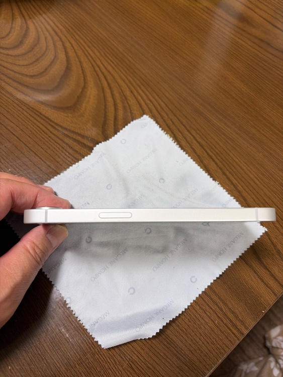 iPhone iPhone 16e 128GB SIMフリー（スマホ）の商品画像 - 査定依頼日：2026年6月25日 - 最高査定価格：59,000円