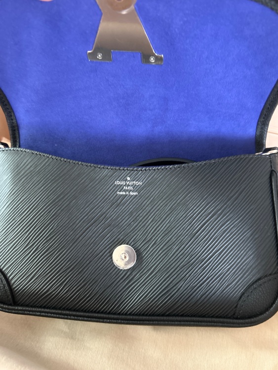 ビュシNM エピ ノワール  M59386（ブランドバッグ）の商品画像 - 査定依頼日：2025年8月22日 - 最高査定価格：200,000円