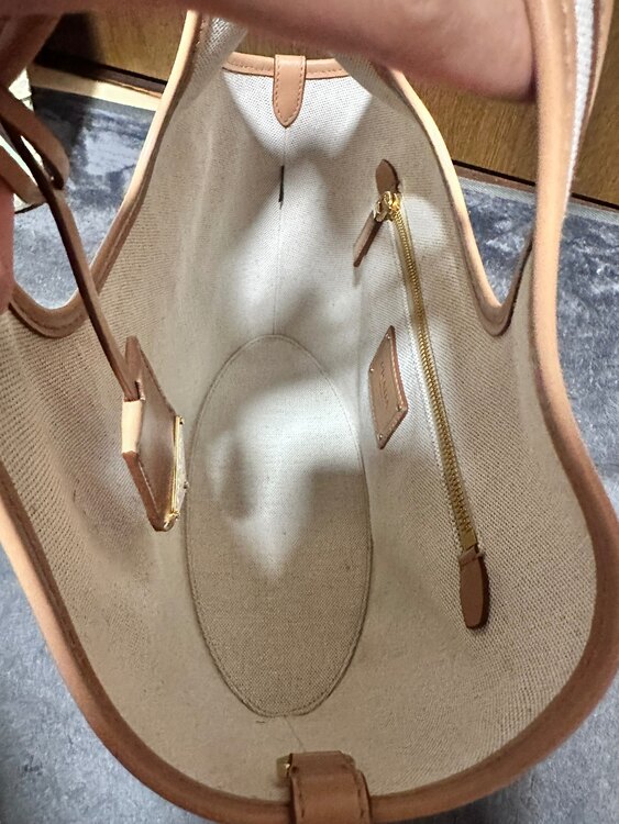 プラダ  （ブランドバッグ）の商品画像 - 査定依頼日：2025年5月21日 - 最高査定価格：170,000円