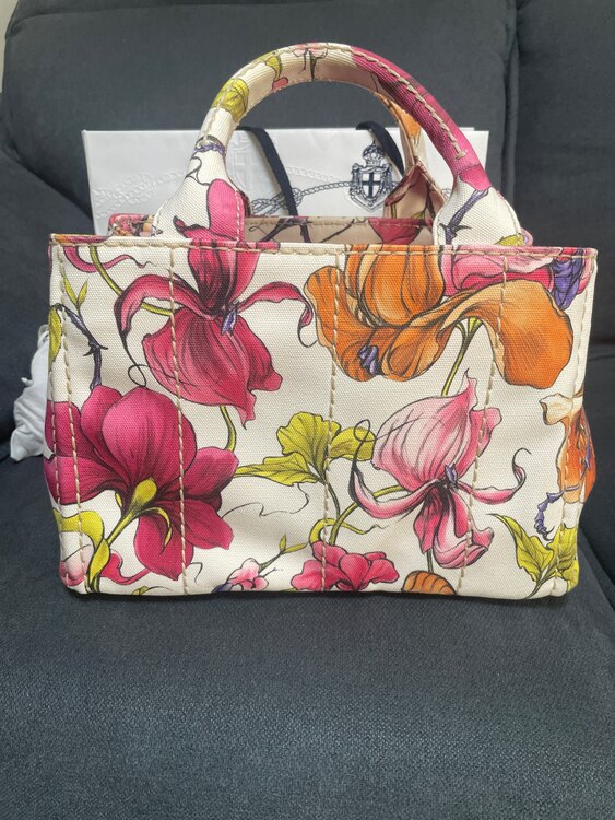 プラダ  （ブランドバッグ）の商品画像 - 査定依頼日：2025年3月27日 - 最高査定価格：60,000円