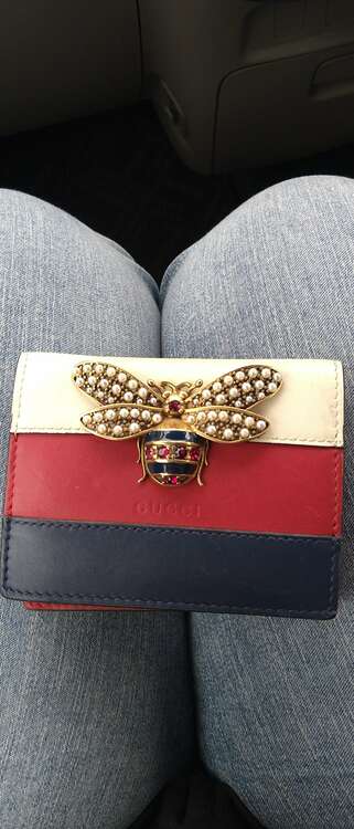 476072.525040 クイーンマーガレット二つ折り財布（ブランド財布・小物）の商品画像 - 査定依頼日：2025年5月25日 - 最高査定価格：12,000円