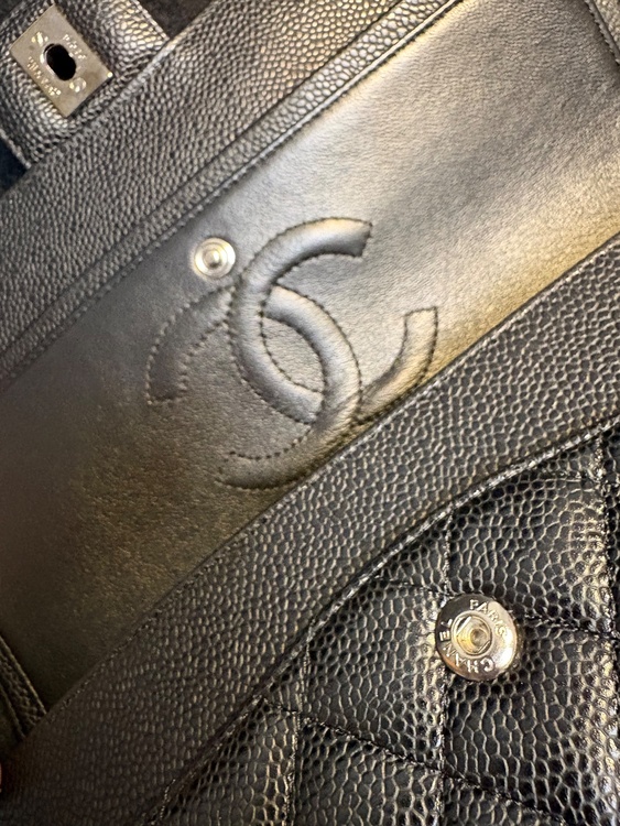 マトラッセキャビアスキン25シルバーチェーン（古着・ファッション）の商品画像 - 査定依頼日：2026年5月25日 - 最高査定価格：1,346,000円