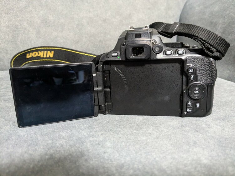 D5500（カメラ）の商品画像 - 査定依頼日：2026年1月28日 - 最高査定価格：100,000円