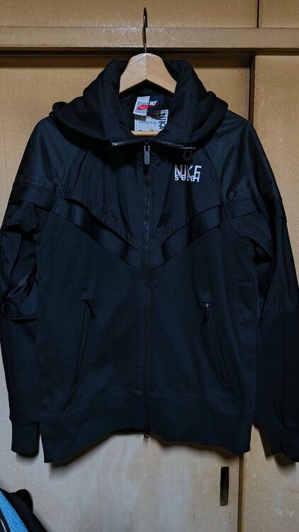 ナイキコラボパーカー（古着・ファッション）の商品画像 - 査定依頼日：2026年3月21日 - 最高査定価格：12,000円