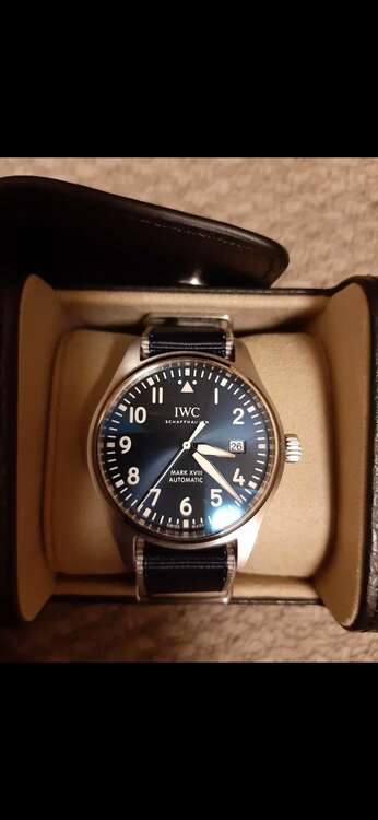 IWC パイロットウォッチ IW327010（高級時計）の商品画像 - 査定依頼日：2025年5月13日 - 最高査定価格：400,000円