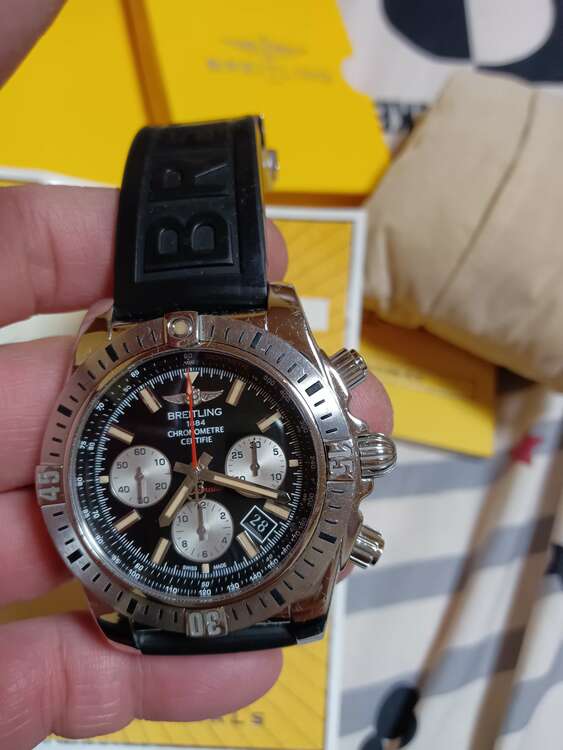 ブライトリングab0115（高級時計）の商品画像 - 査定依頼日：2025年3月5日 - 最高査定価格：410,000円