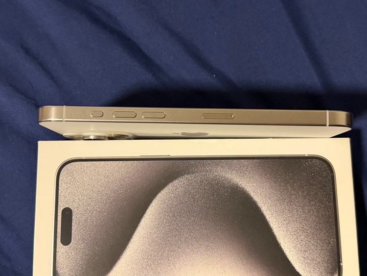 iPhone 15 Pro Max 256GB au（スマホ）の商品画像 - 査定依頼日：2026年2月13日 - 最高査定価格：103,000円