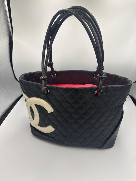 シャネル トートバッグ カンボン ラムスキン ブラック（ブランドバッグ）の商品画像 - 査定依頼日：2026年4月7日 - 最高査定価格：160,000円