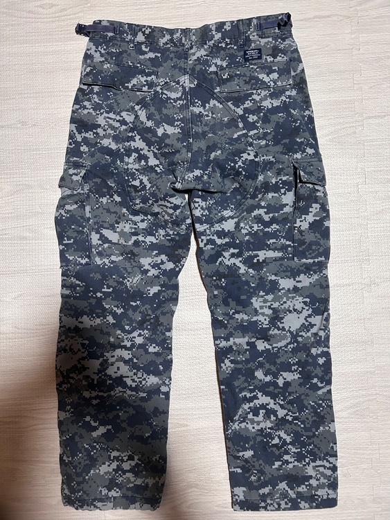 17AW/Cargo Pant Navy Digi Camo（古着・ファッション）の商品画像 - 査定依頼日：2026年1月5日 - 最高査定価格：10,000円