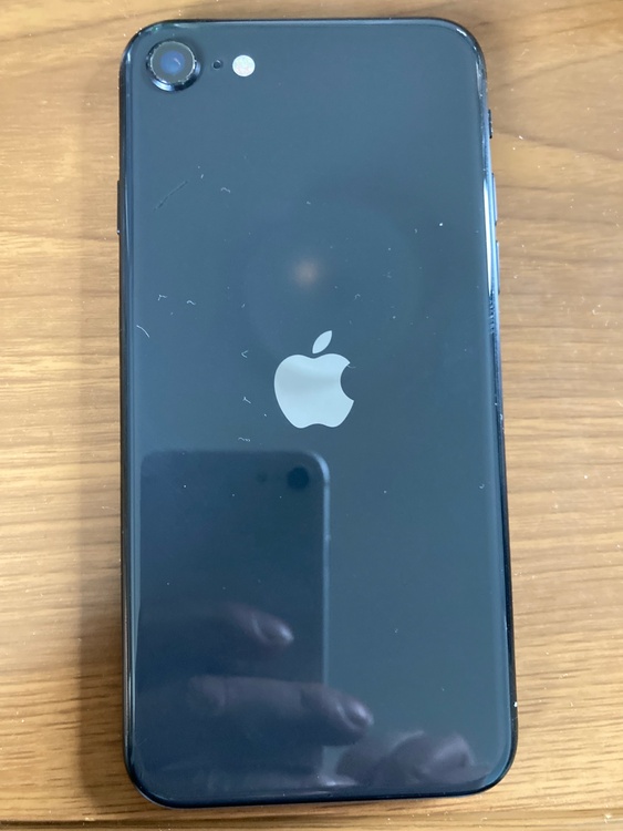 iPhone SE（スマホ）の商品画像 - 査定依頼日：2026年3月15日 - 最高査定価格：10,000円