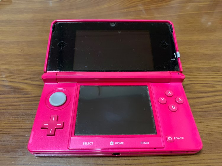 初代任天堂3DS（ゲーム機本体・ゲームソフト）の商品画像 - 査定依頼日：2023年8月10日 - 最高査定価格：3,000円