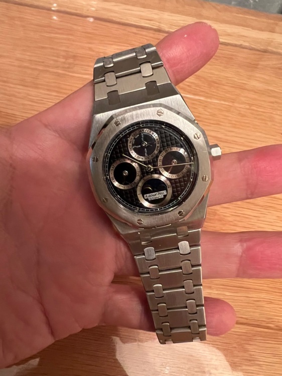 オーデマピゲ ロイヤルオーク オ25820SP.OO.0944SP.03（高級時計）の商品画像 - 査定依頼日：2025年11月15日 - 最高査定価格：18,500,000円