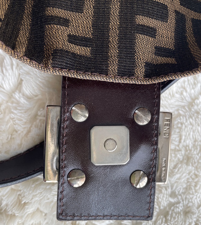 フェンディ　マンマバケット（ブランドバッグ）の商品画像 - 査定依頼日：2025年9月16日 - 最高査定価格：110,000円