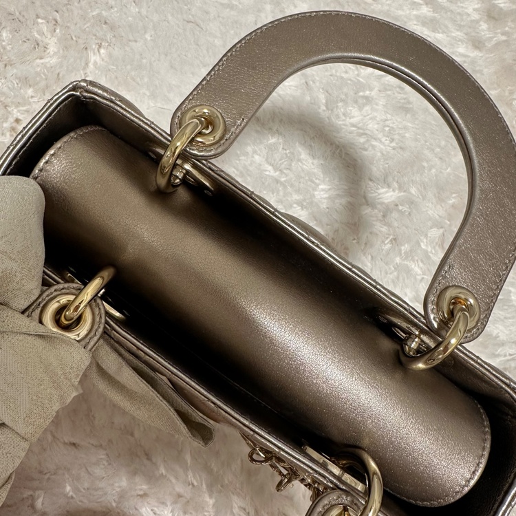 レディーディオール　ゴールド（ブランドバッグ）の商品画像 - 査定依頼日：2026年4月14日 - 最高査定価格：250,000円